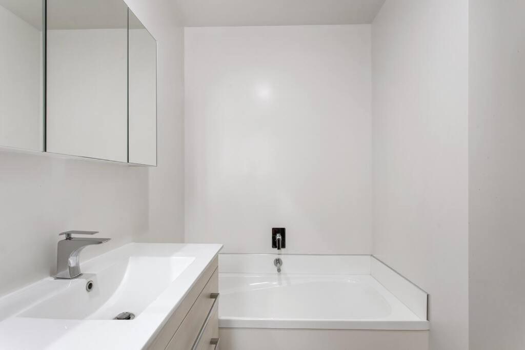 Appartement Convenient Urban Townhouse 2 Carparks Available à Christchurch Extérieur photo